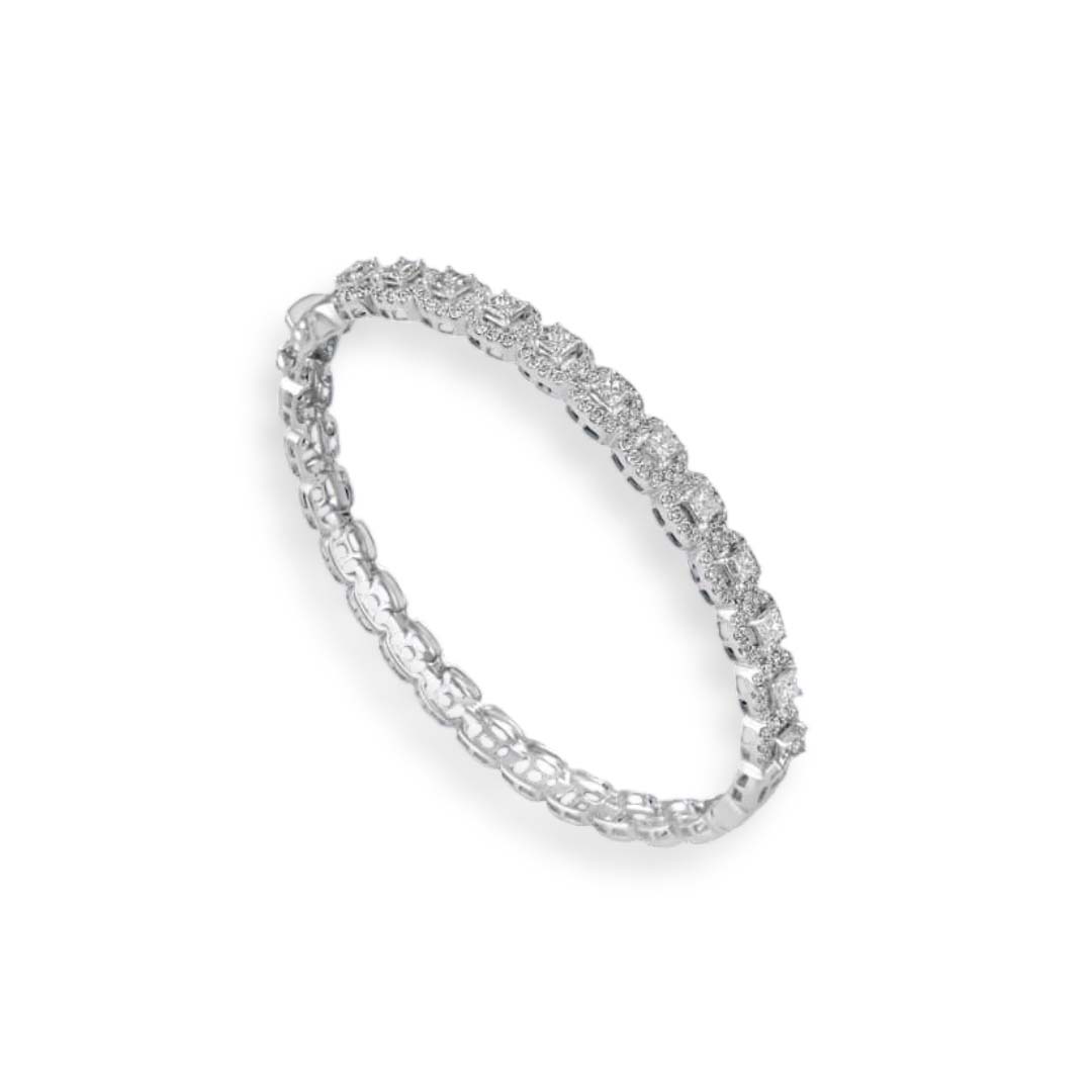 Bracelet in 14kt white gold with Princess & Round Brilliant cut diamonds