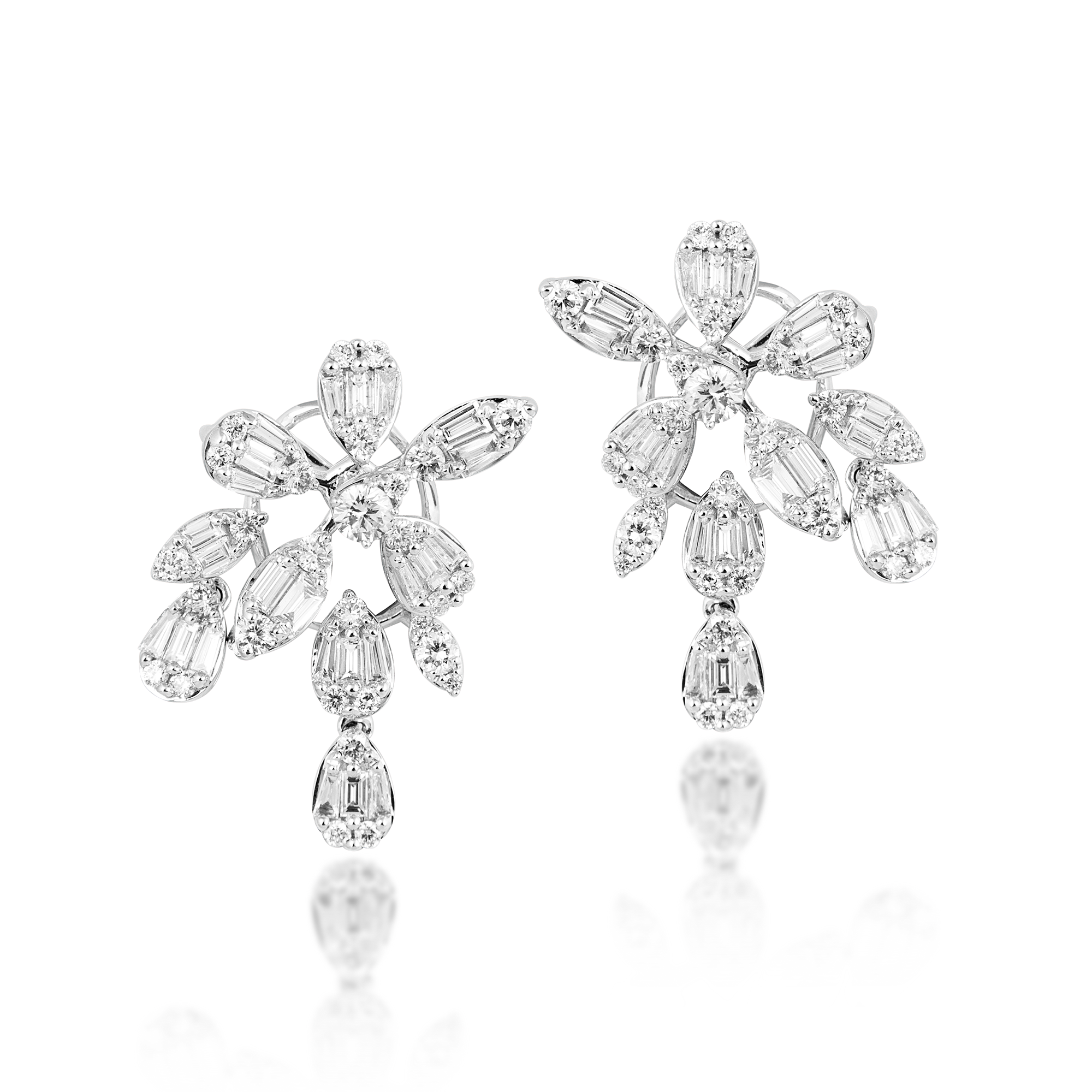 14 kt White Gold Diamond Necklace Set with Round Brilliant, & Baguettes