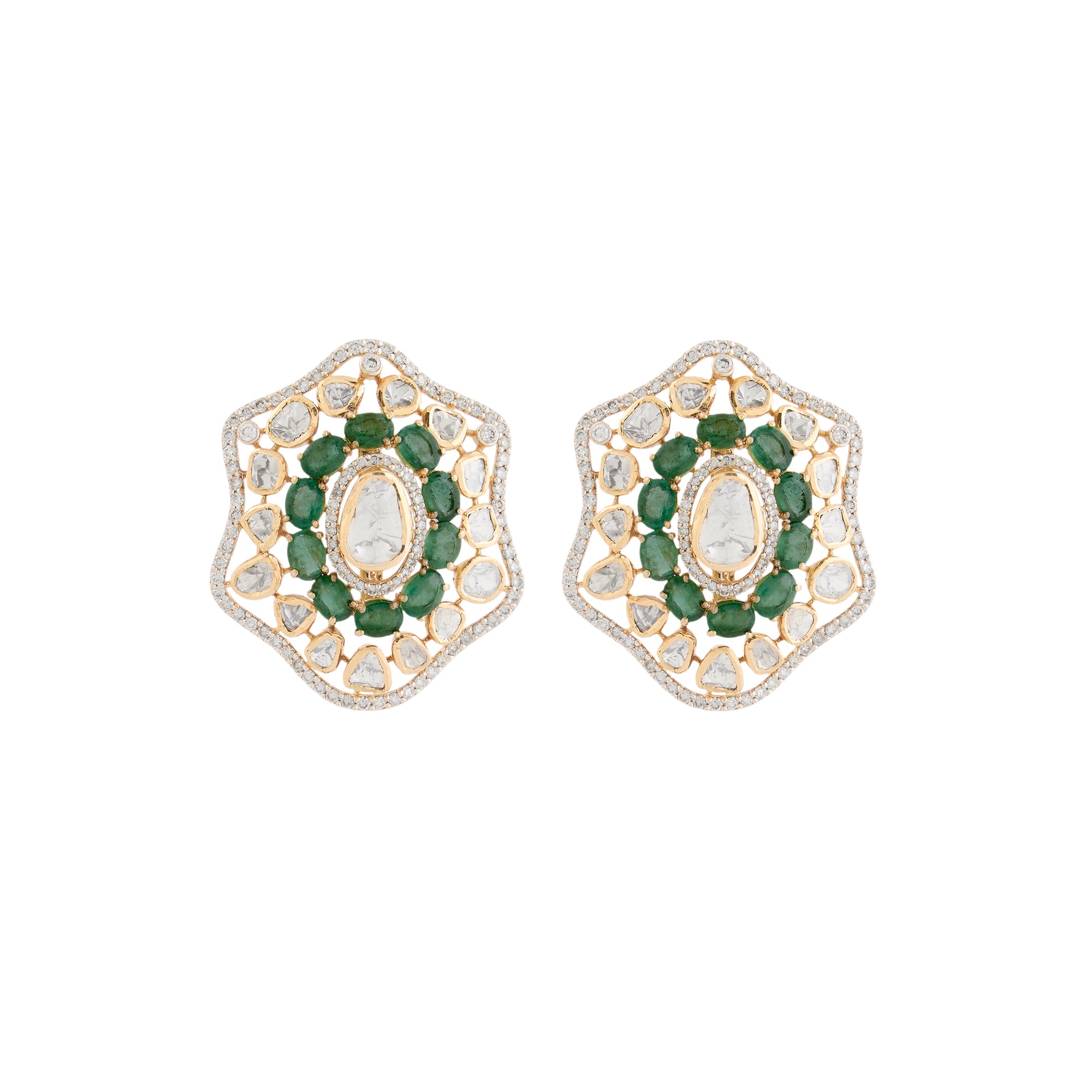 Necklace set in 14kt yellow gold with brilliant round and precious emerald.
