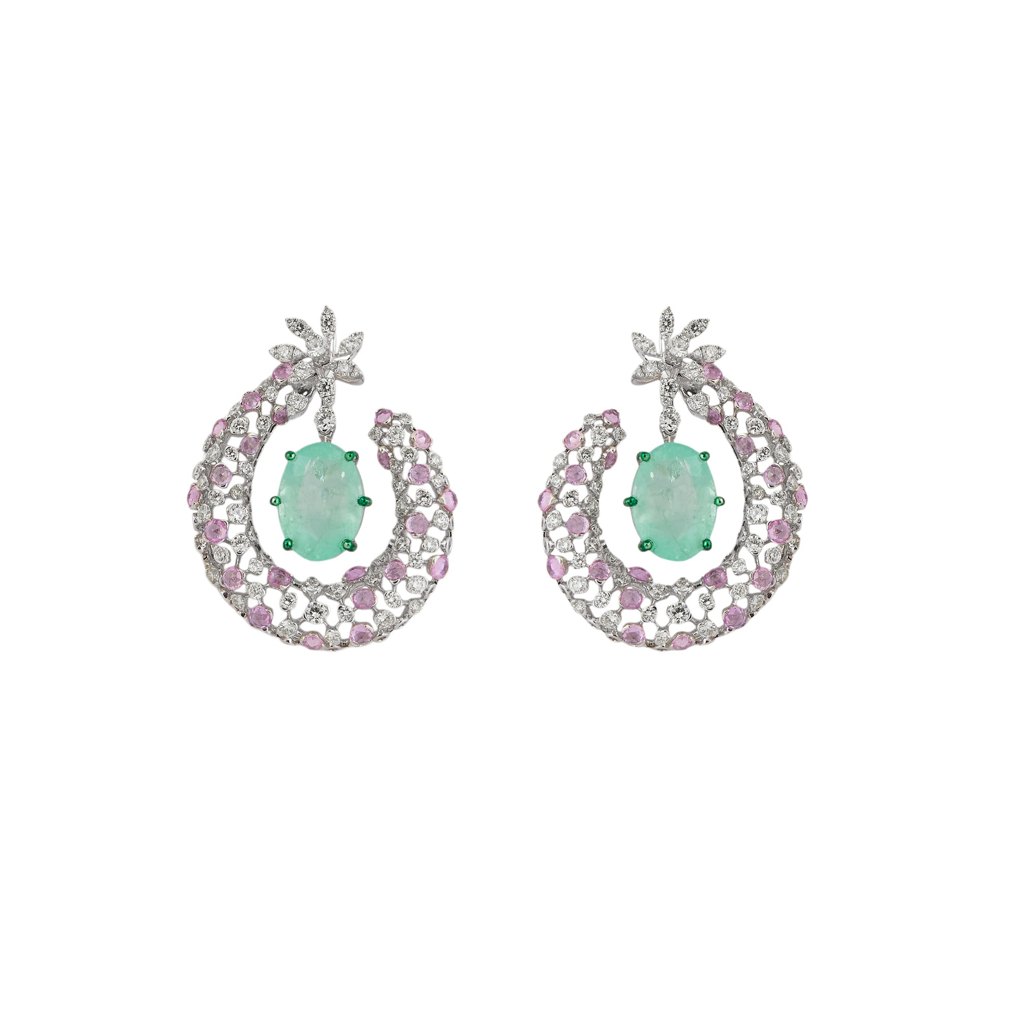Necklace set in 14kt white gold with brilliant round, baguettes and a precious sapphire, precious emerald.
