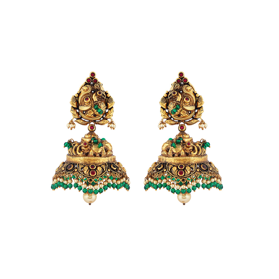 Necklace set in 22kt temple Antique gold, with emerald and pearl.