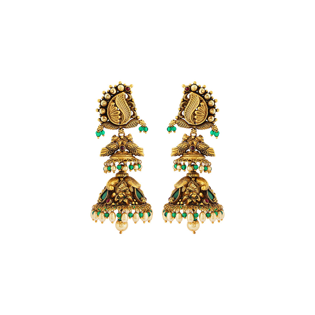Necklace set in 22kt temple Antique gold, with emerald and pearl.