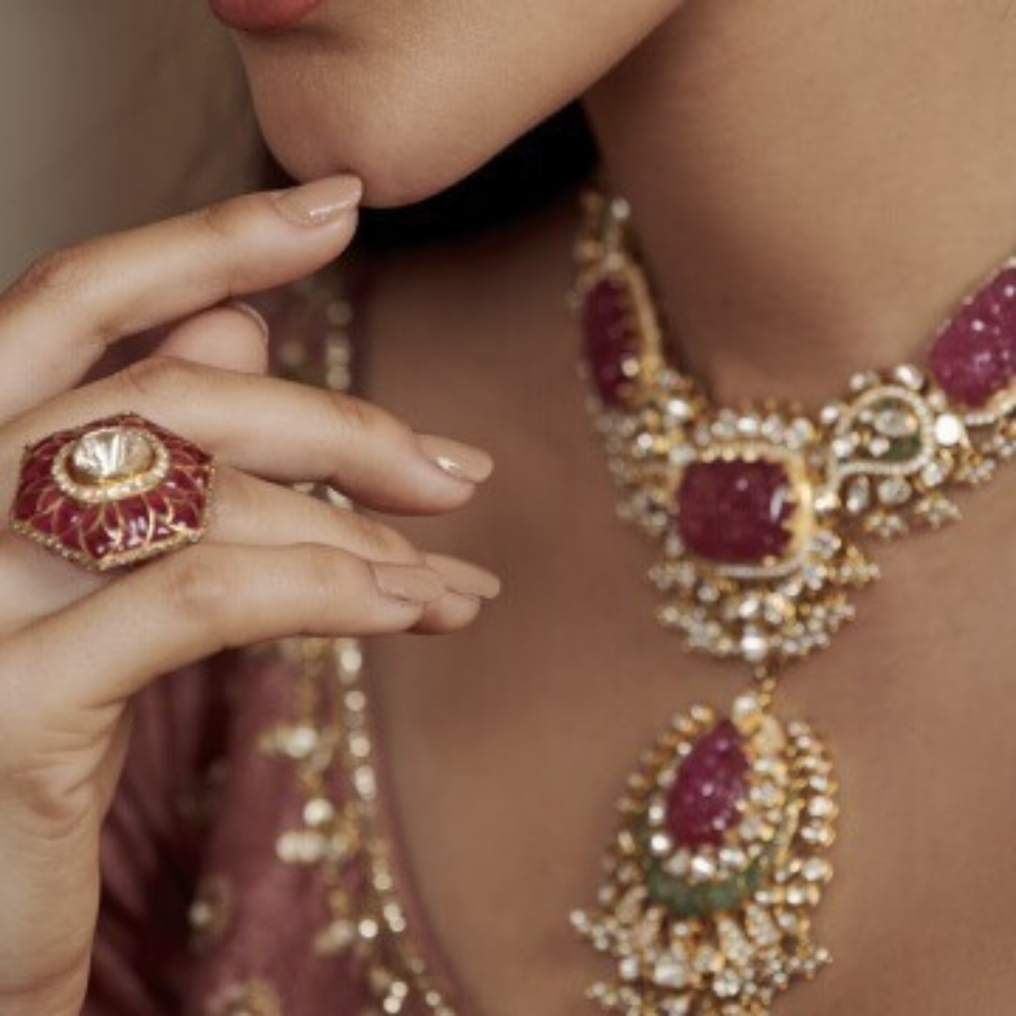 Polki diamond necklace set in 18kt gold with rose cuts, precious ruby & pearls