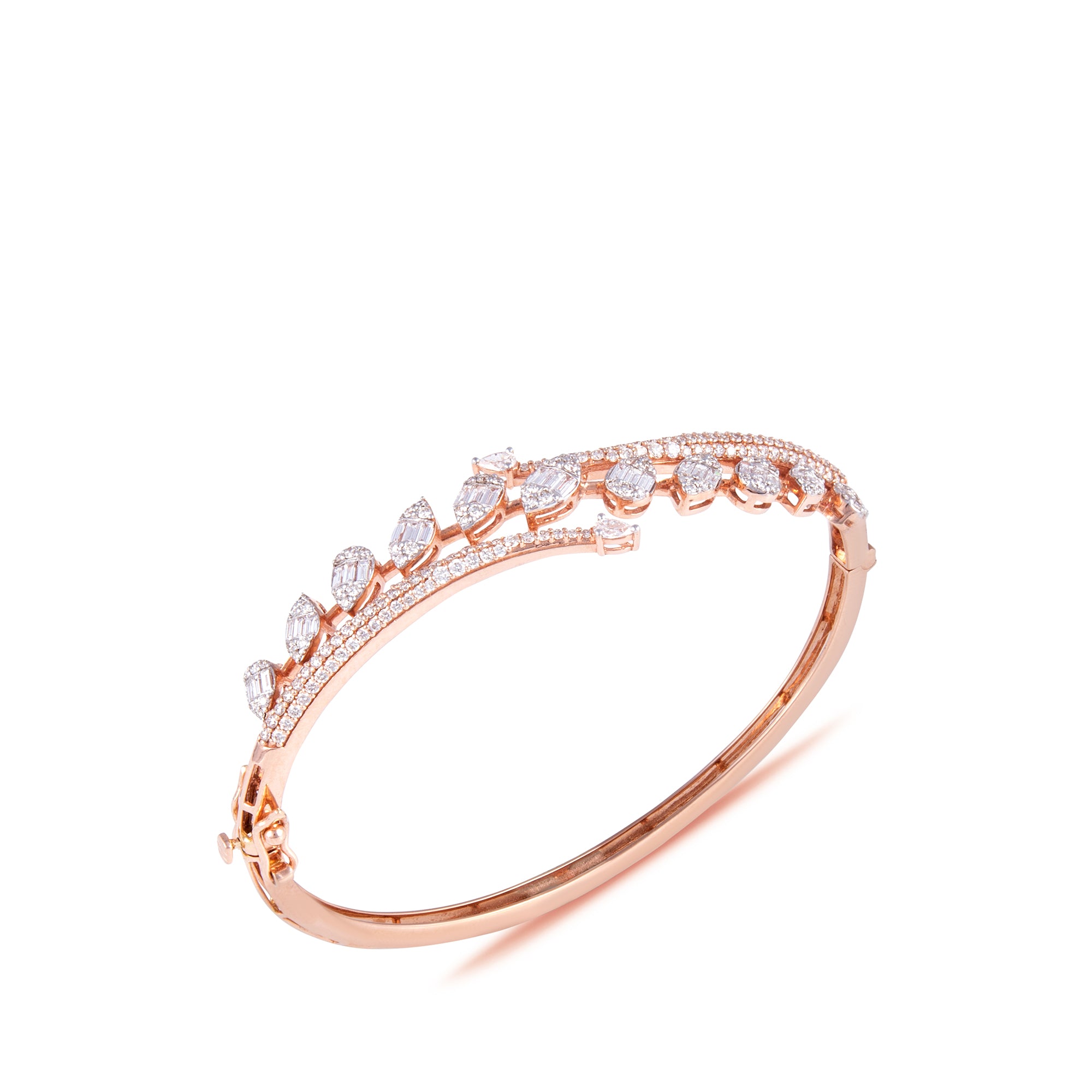 Bracelet in 14kt rose gold with Baguette & Round Brilliant cut diamonds.