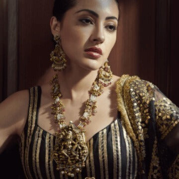 Necklace set in 22kt antique gold with semi-precious gemstones & pearls
