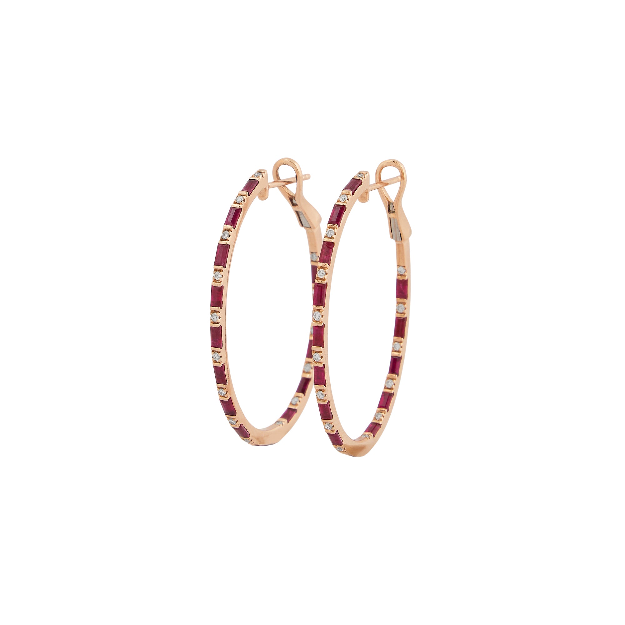 Earrings in 18kt rose gold with brilliant round diamonds.