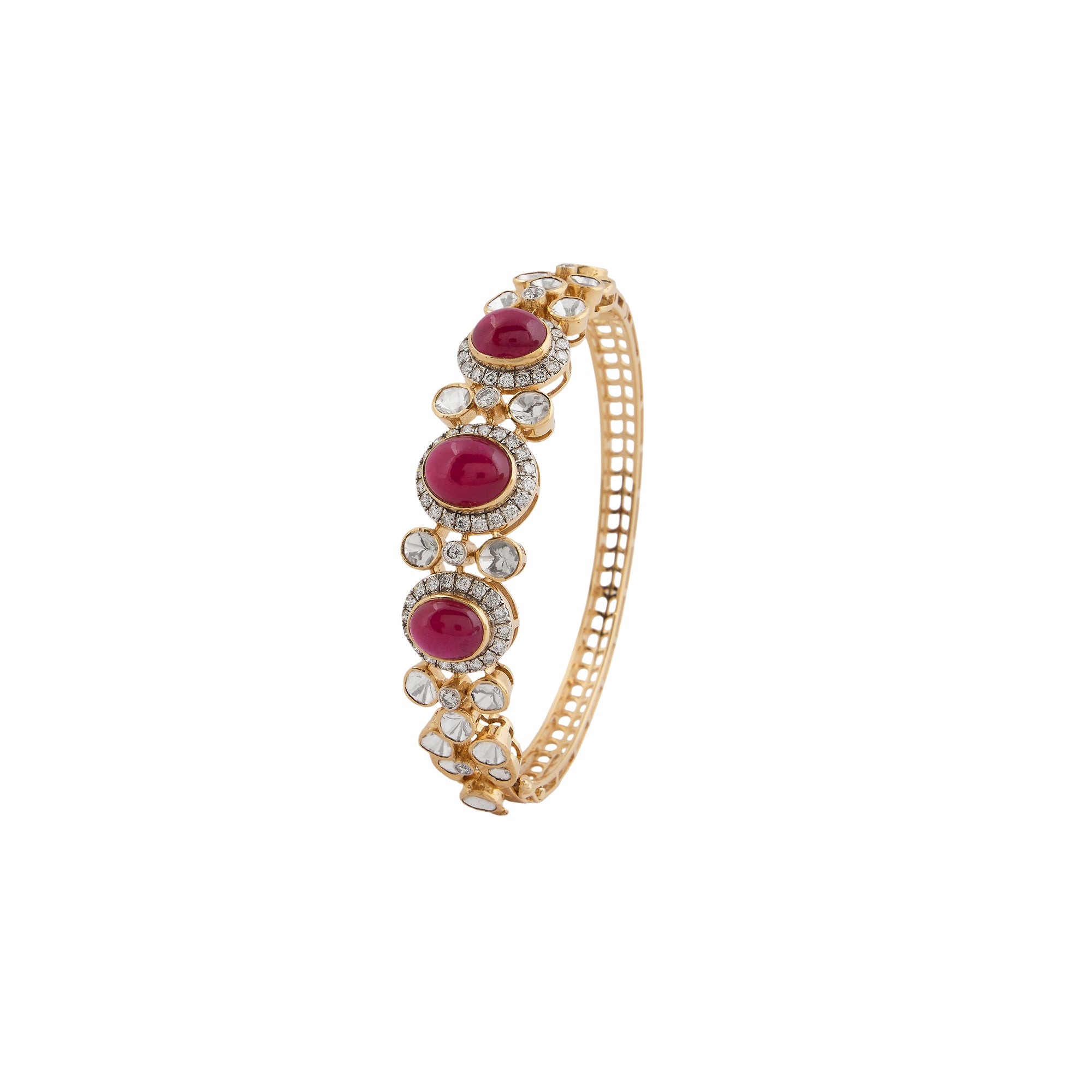 Polki diamond bracelet in 14kt yellow gold with brilliant round diamonds and precious ruby.