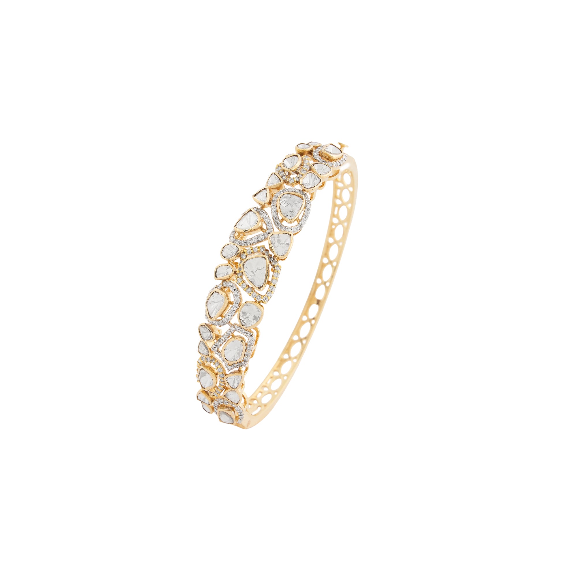 Polki diamond bracelet in 14kt yellow gold with brilliant round diamonds.