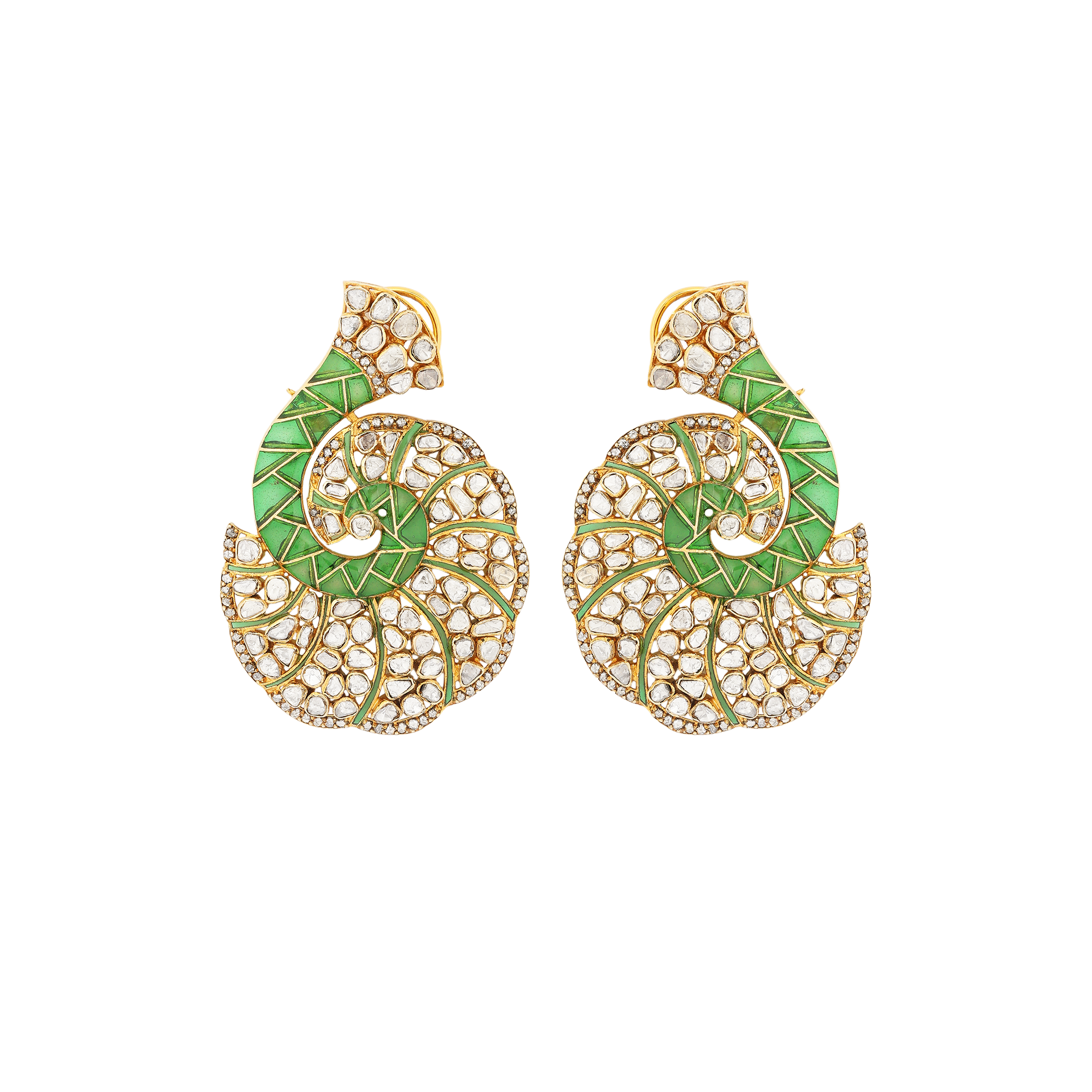 Earring in 14kt yellow gold with polki and rose cut diamonds.
