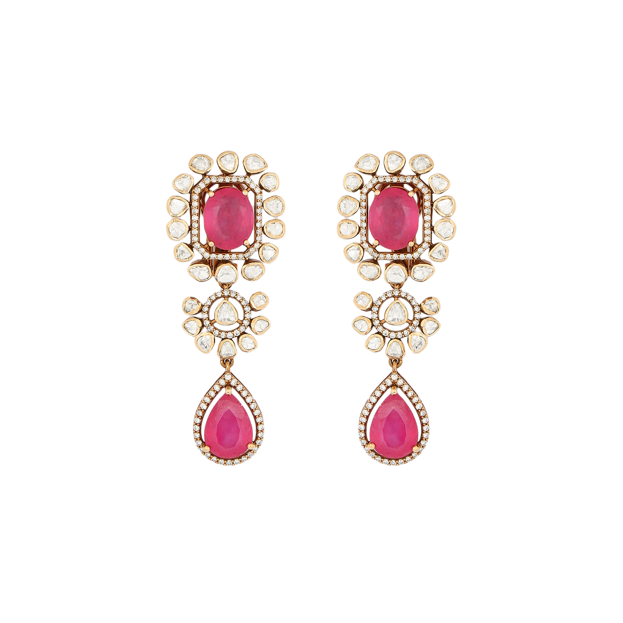 Earrings in 14kt yellow gold with polki and brilliant round cut diamonds with precious ruby.