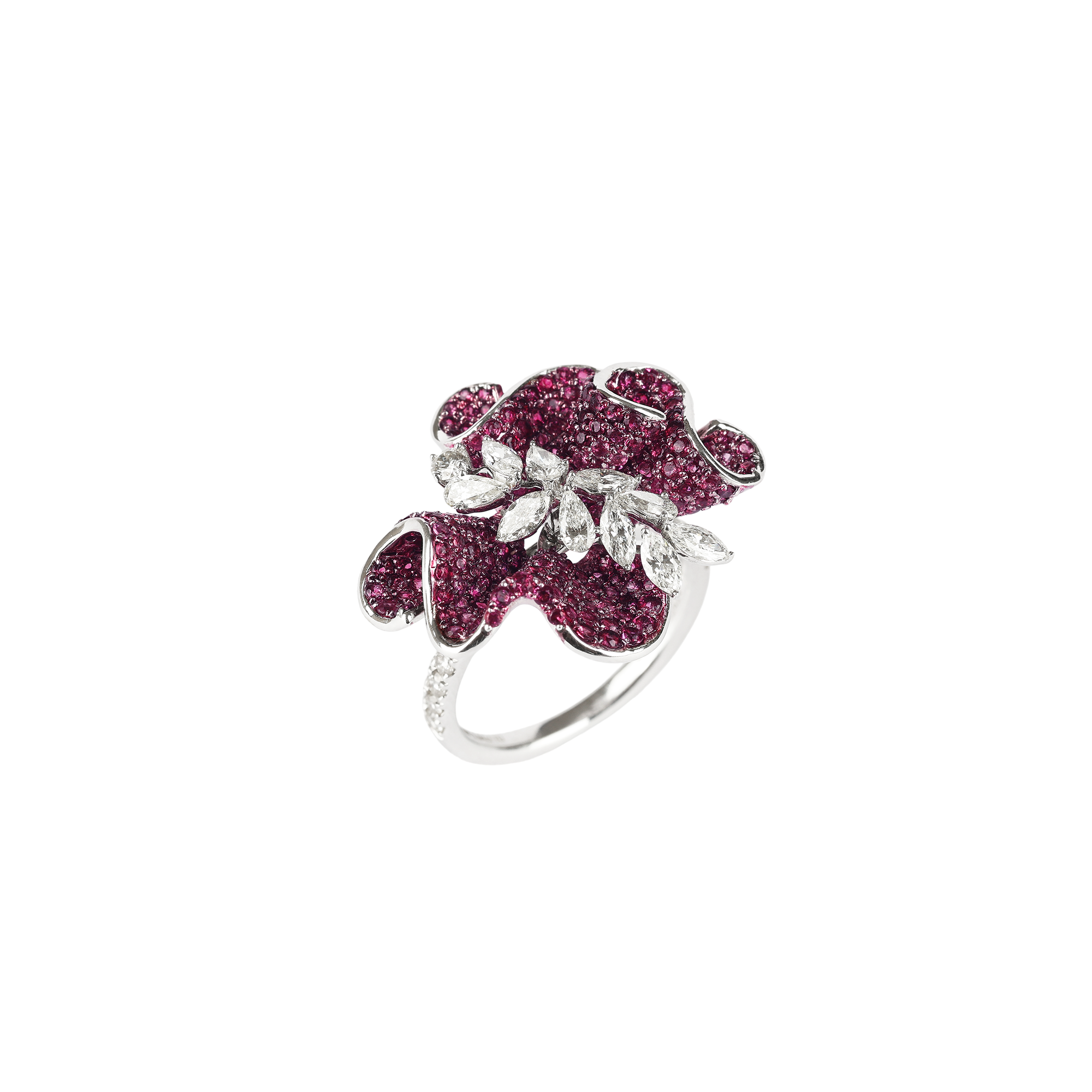 Ring in 18kt white gold with marquise, pear & Round Brilliant cut diamonds with rhodolite