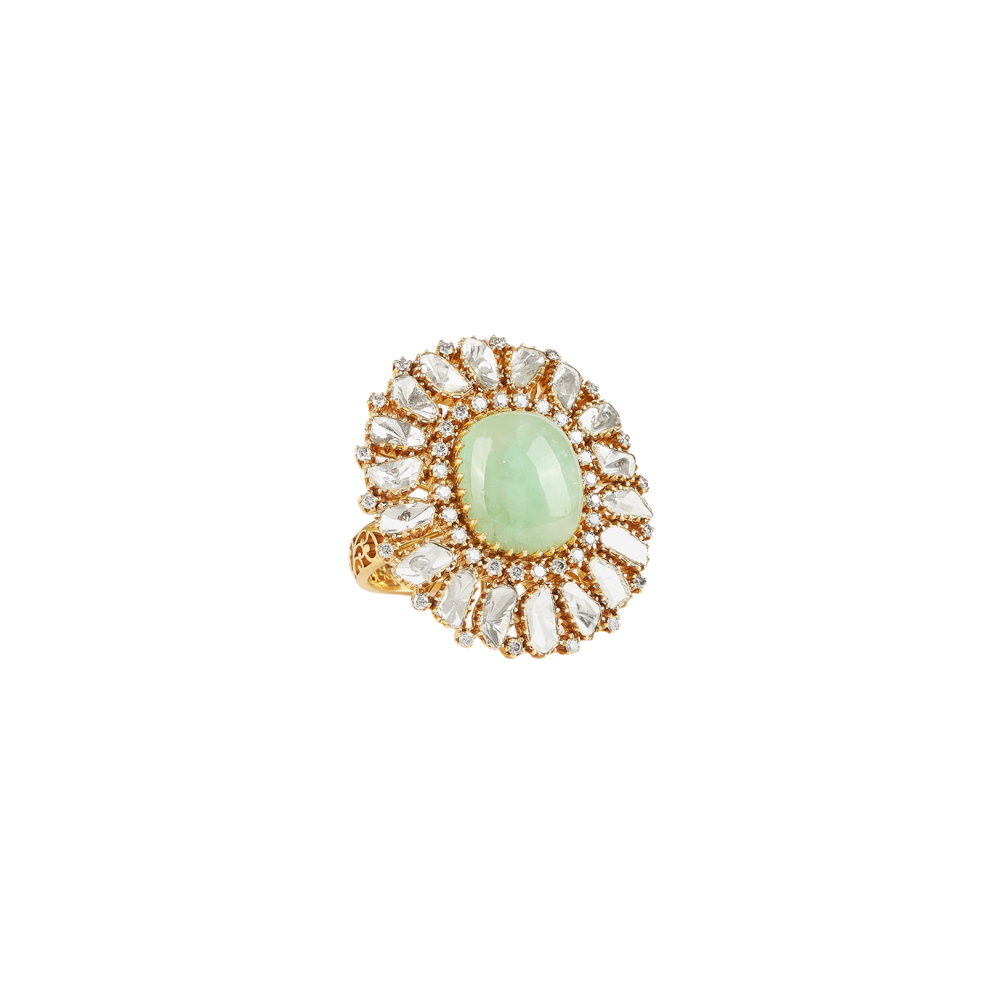 Ring in 14kt yellow gold with polki and brilliant round cut diamonds with precious emerald.