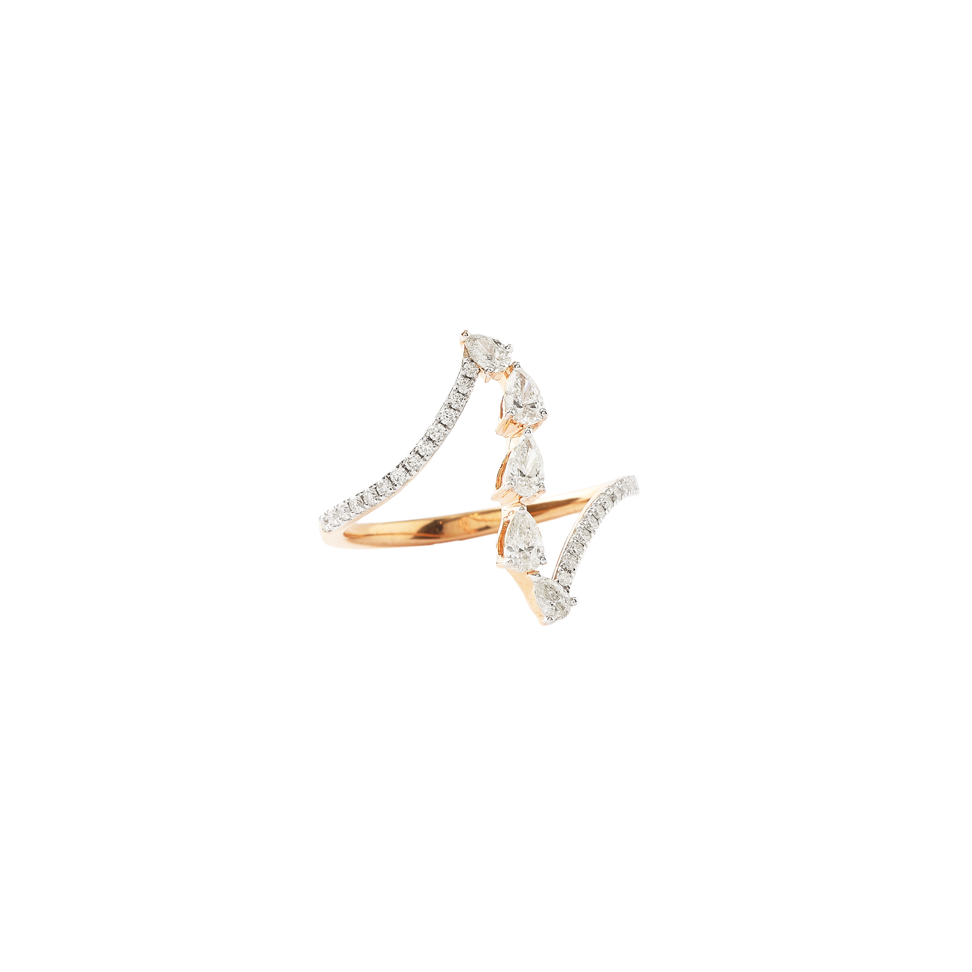 Ring in 18kt rose gold with pear and brilliant round cut diamonds.