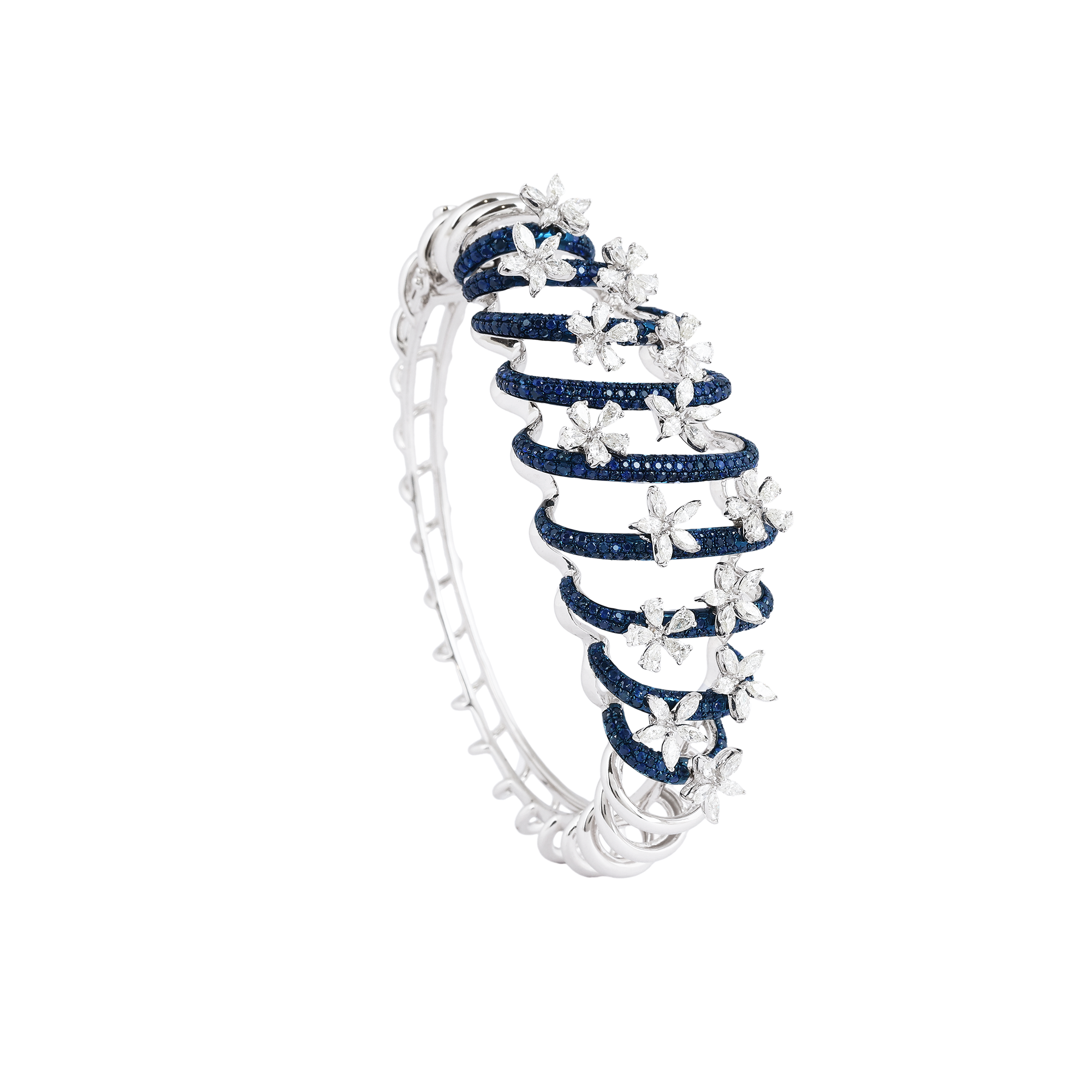 Bracelet in 14kt white gold with marquise & pear cut diamonds with a precious sapphire.