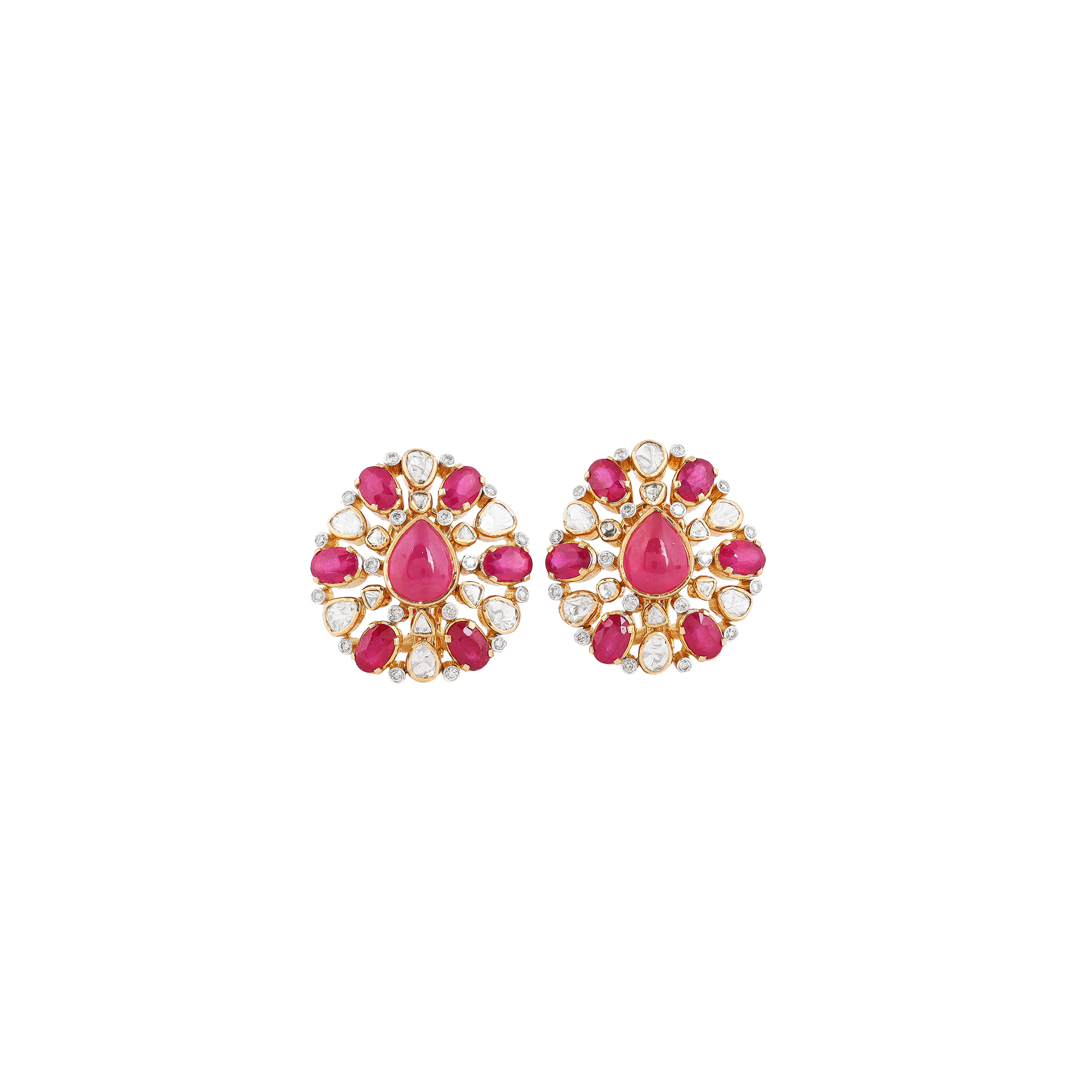 Earring in 14kt yellow gold with polki and brilliant round diamonds with a precious ruby.