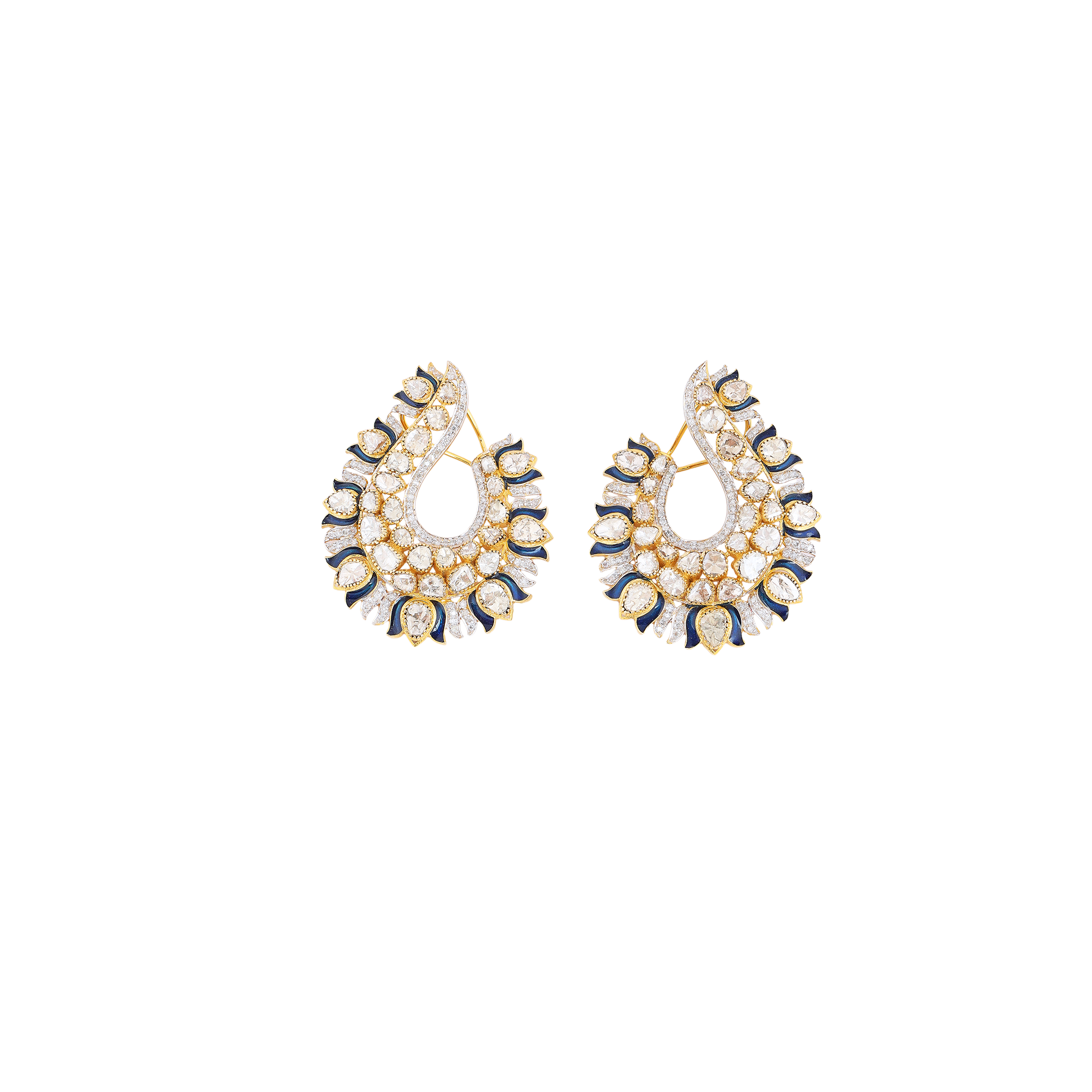 Earring in 14kt yellow gold with polki and brilliant round diamonds.